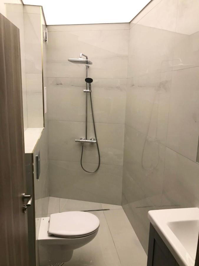 Smart Apartment Mir Varna Esterno foto