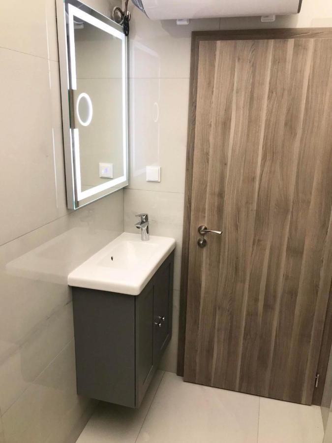 Smart Apartment Mir Varna Esterno foto