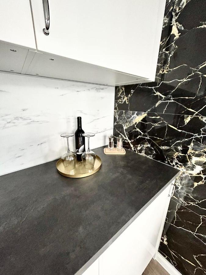 Smart Apartment Mir Varna Esterno foto