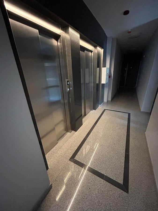 Smart Apartment Mir Varna Esterno foto